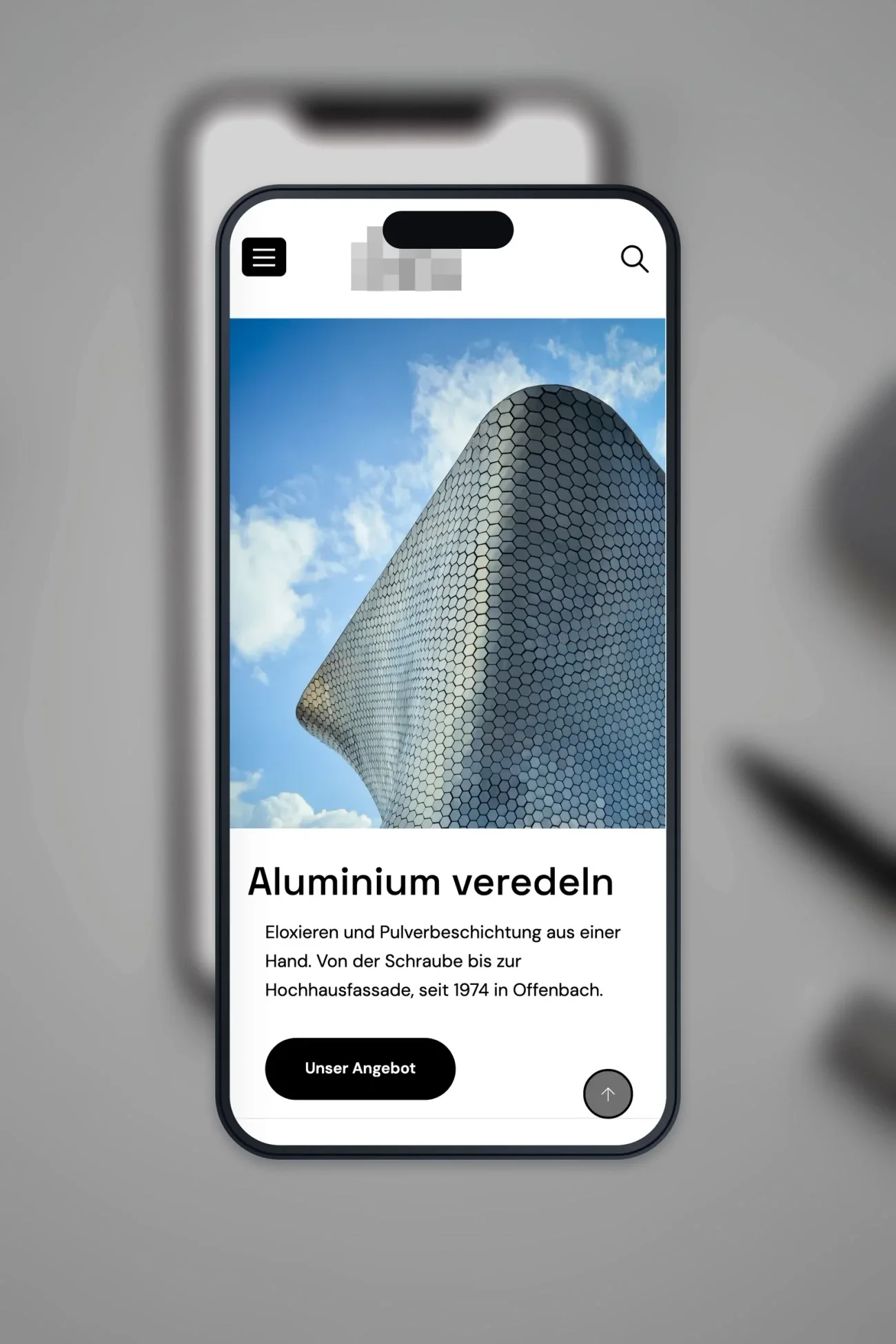 Projekt für einen Betrieb der Oberflächentechnik, die Startseite auf einem iPhone