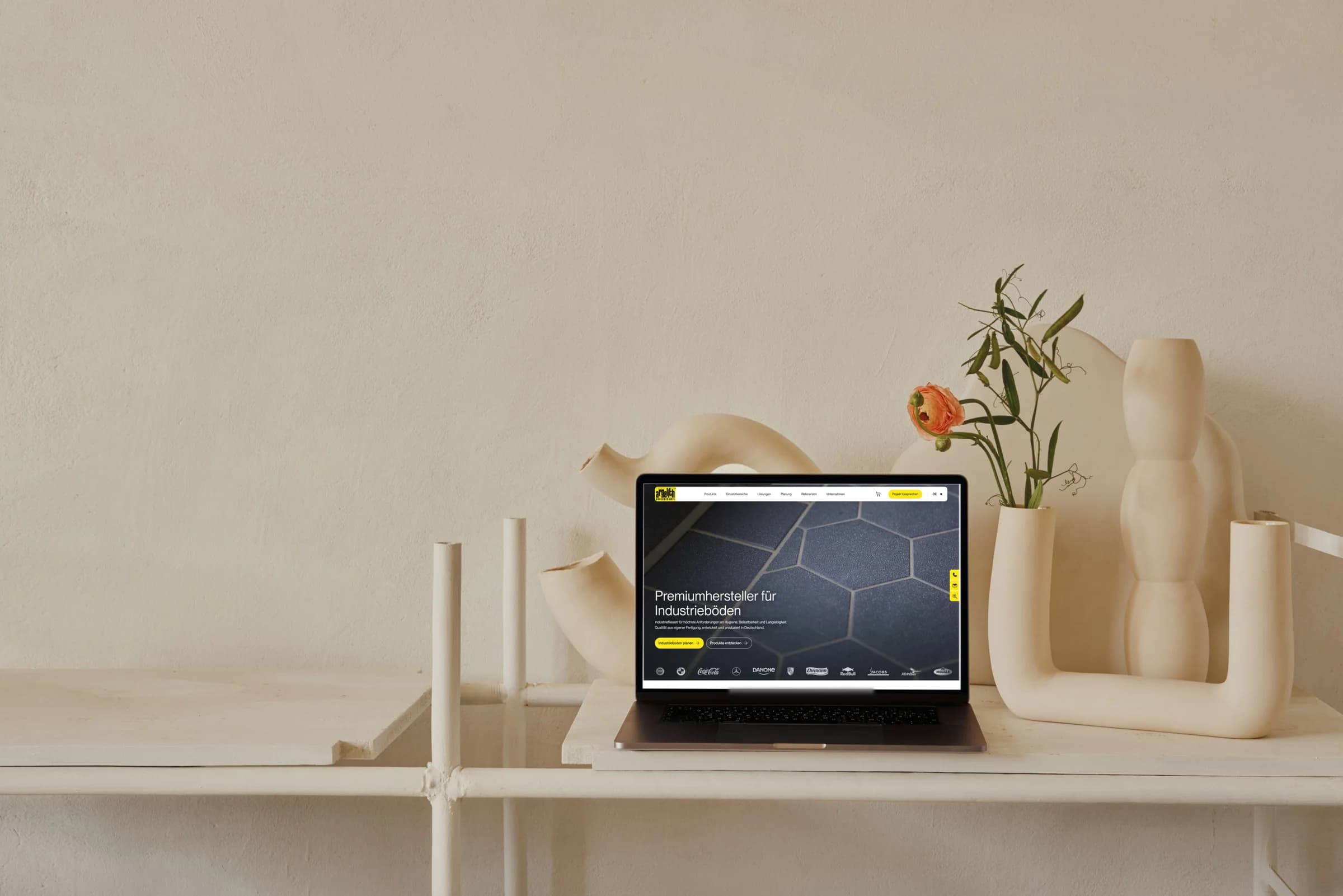 Website von Argelith, die Startseite auf einem Laptop