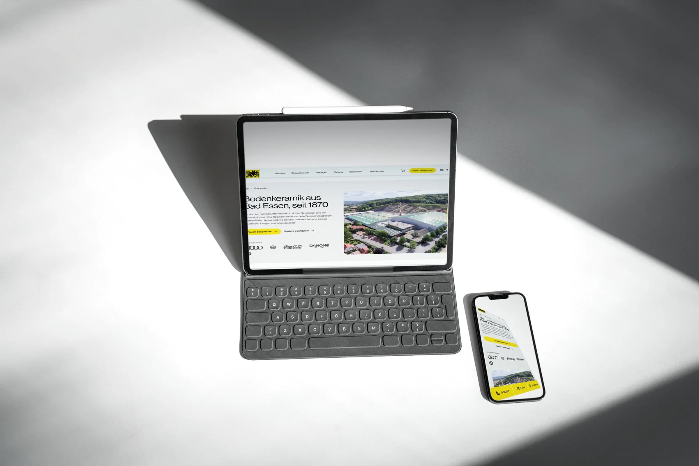 Website von Argelith, die Seite über das Unternehmen auf einem Tablet
