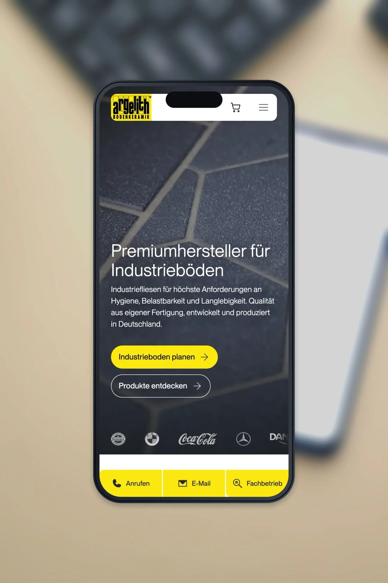Website von Argelith, die Startseite auf einem iPhone