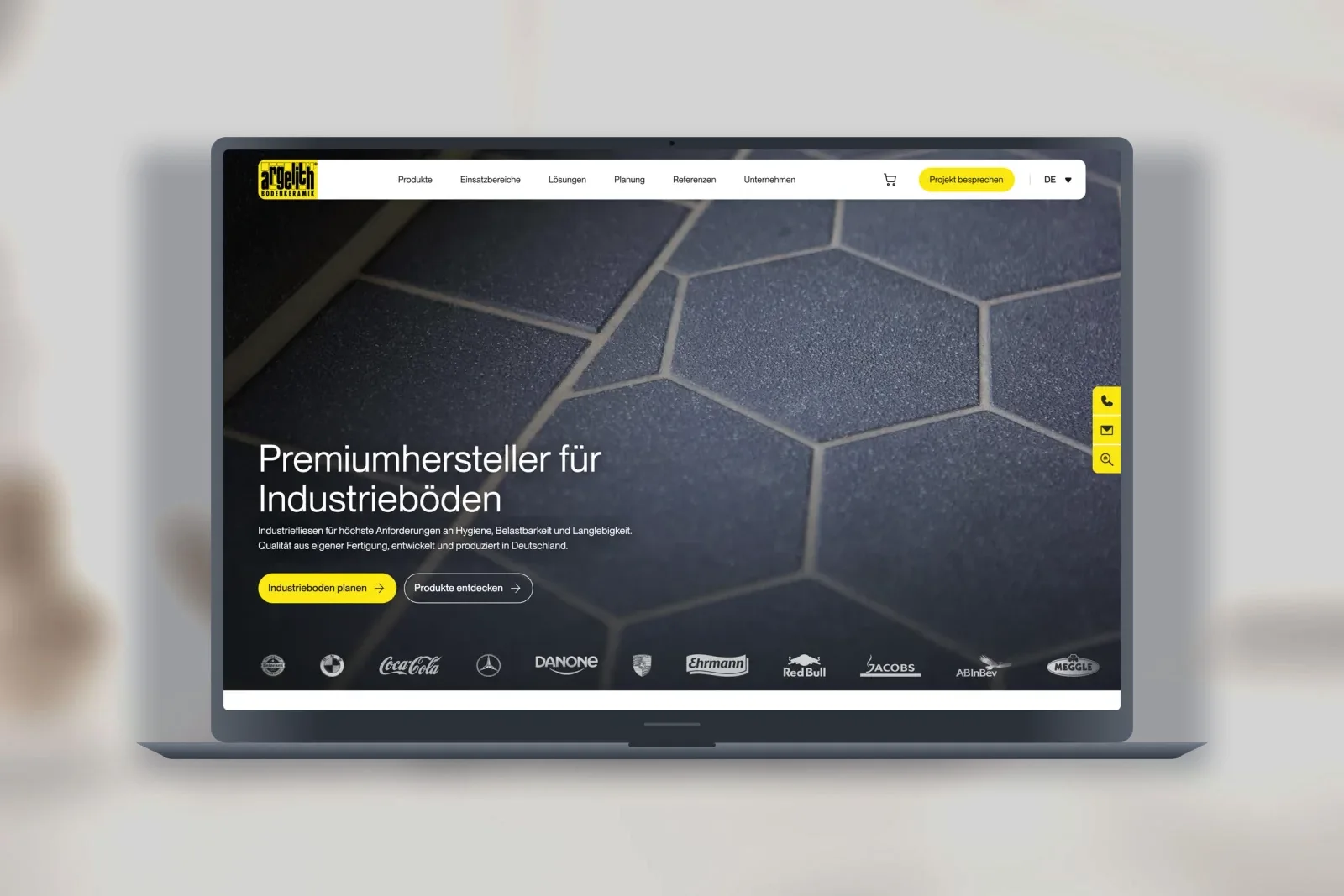 Website von Argelith, die Startseite auf einem MacBook