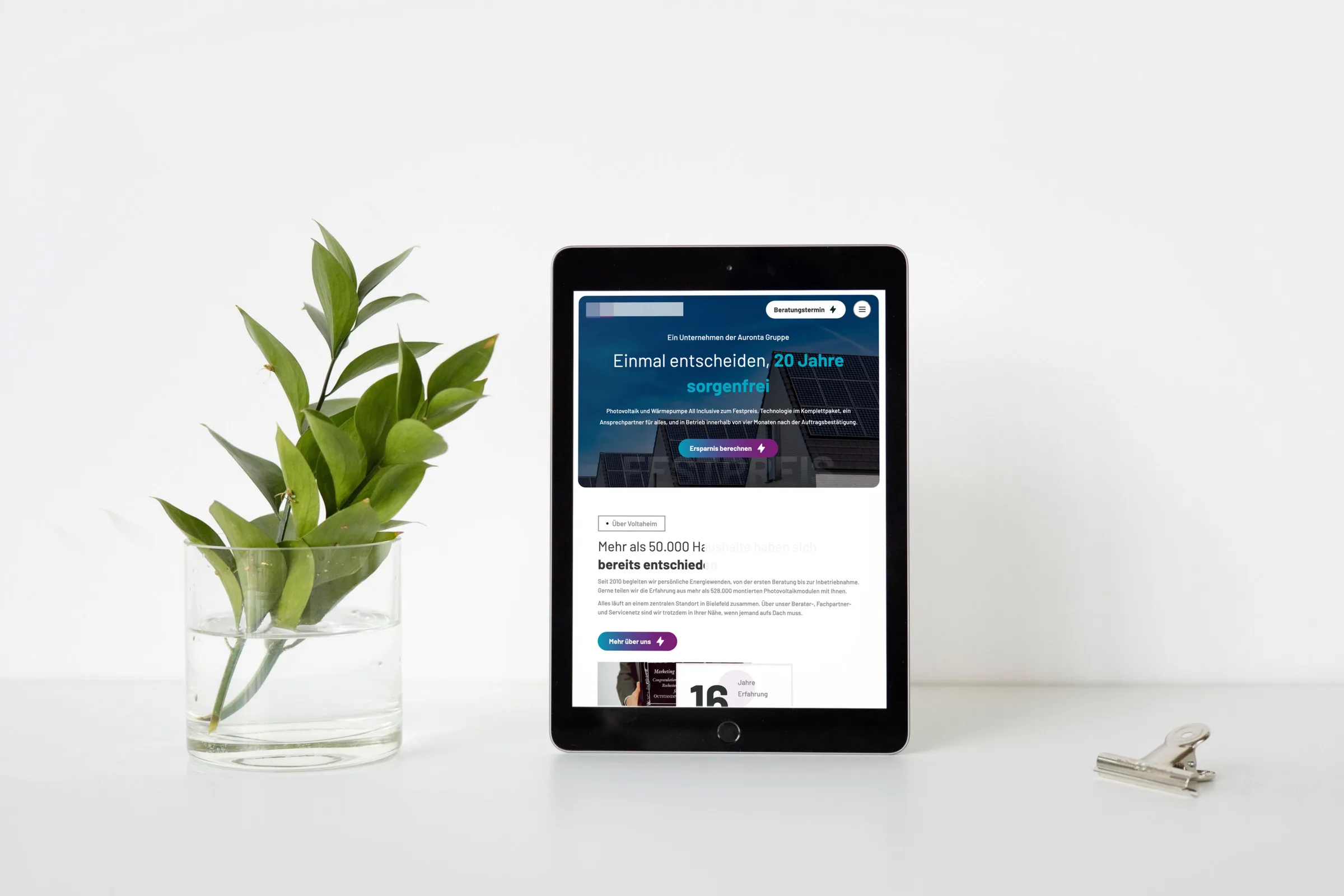 Projekt für einen Photovoltaikbetrieb, auf einem Tablet