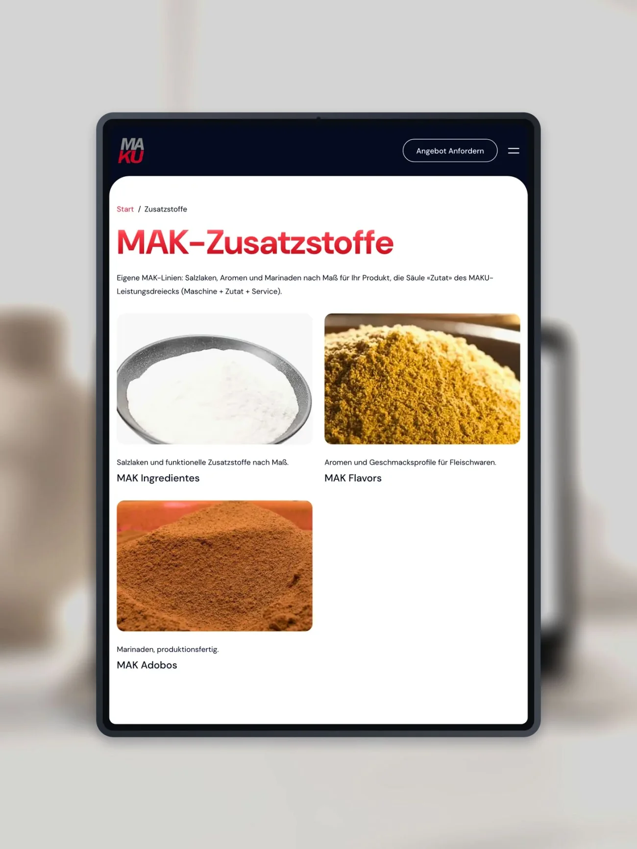Die Seite MAK-Zusatzstoffe von MAKU Meat Tec auf einem iPad, mit den drei Linien Ingredientes, Flavors und Adobos.